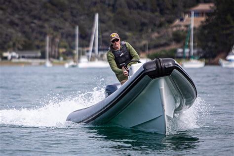 coach boats
